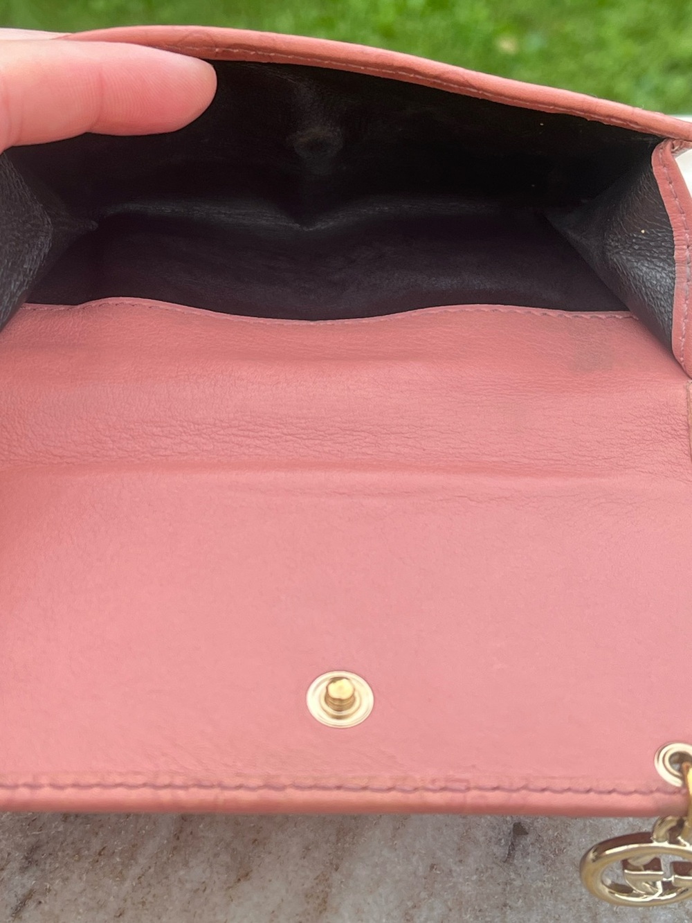 Gucci Compact Bifold Wallet GG Embossed Pink Shima Leather with Gold Charm - Picture 6 of 16